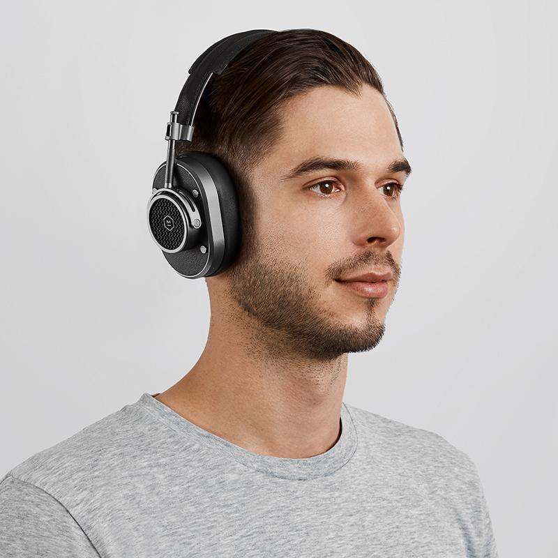 MASTER ＆ DYNAMIC MH40 Over-Ear Headphones with Wire Noise Isolating with  Mic Recording Studio Headphones with Superior Sound, 200mm x 185mm x 50mm 
